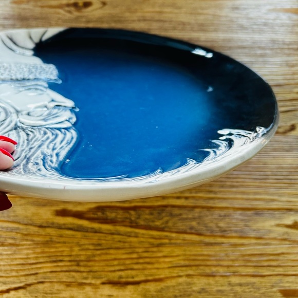 Flat Earth 1989 Vintage 3’D Santa Ceramic Plate - Picture 2 of 7